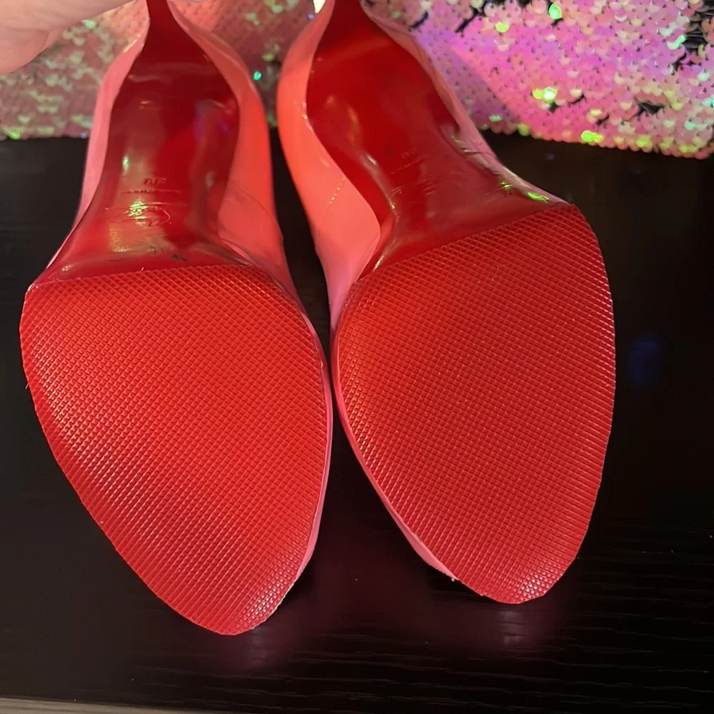 ✨SOLD✨Christian Louboutin New Very Privé - Picture 6 of 9